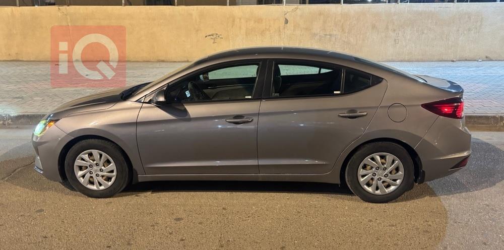 هیۆندای ئەلەنترا